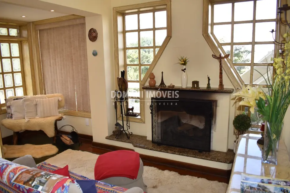 Foto 9 de Casa de Condomínio com 4 quartos à venda, 226m2 em Campos Do Jordao - SP