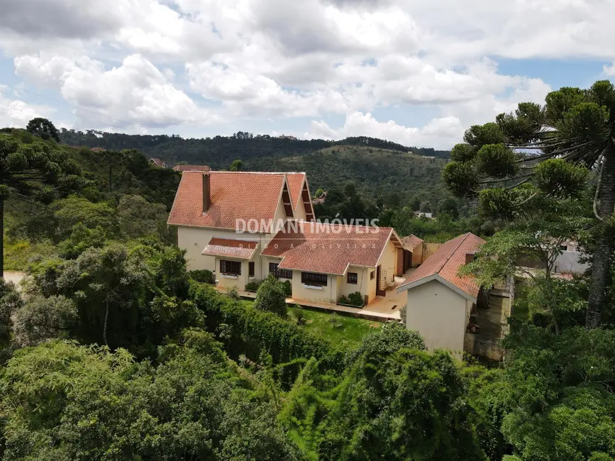 Foto 2 de Casa com 3 quartos à venda, 250m2 em Campos Do Jordao - SP
