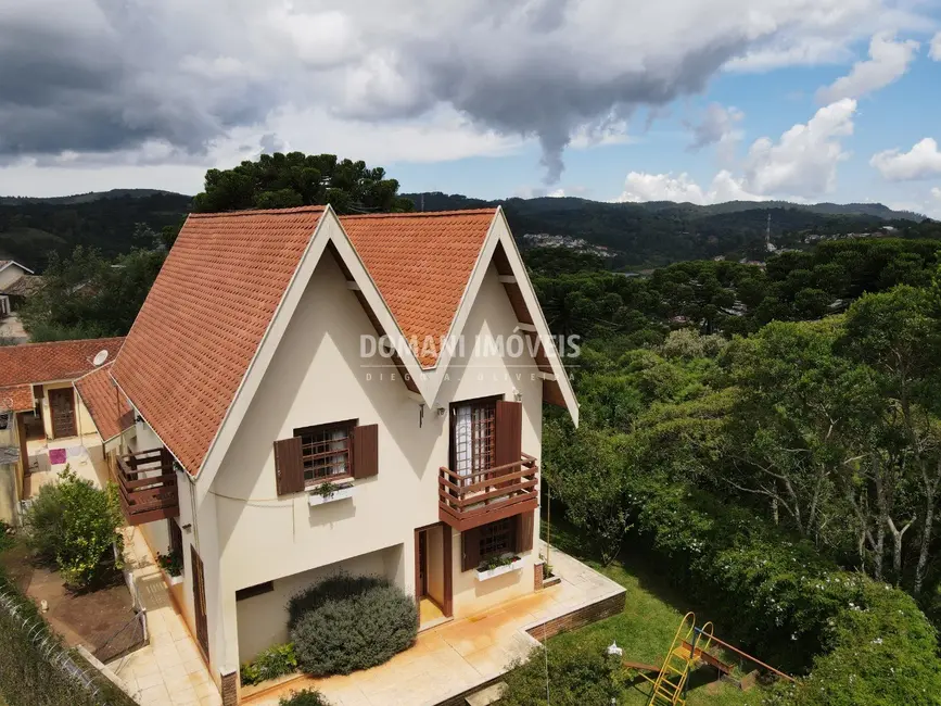 Foto 4 de Casa com 3 quartos à venda, 250m2 em Campos Do Jordao - SP