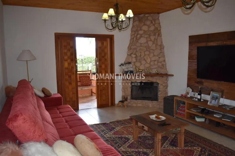 Foto 9 de Casa com 2 quartos à venda, 161m2 em Campos Do Jordao - SP