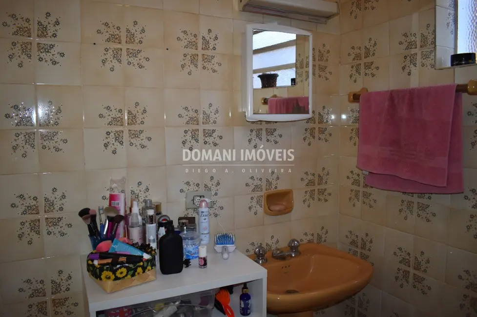 Foto 8 de Casa com 3 quartos à venda, 121m2 em Campos Do Jordao - SP