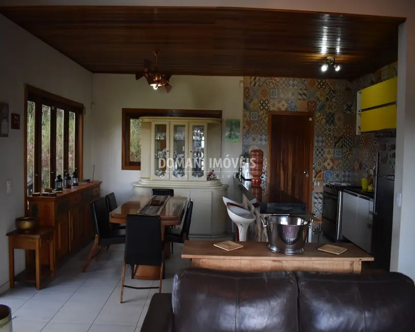 Foto 9 de Casa com 2 quartos à venda, 80m2 em Campos Do Jordao - SP