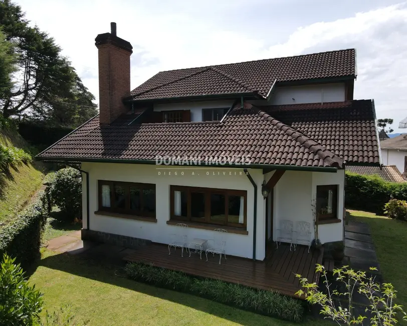 Foto 6 de Casa com 3 quartos à venda, 251m2 em Campos Do Jordao - SP