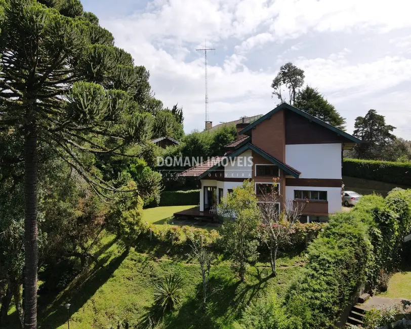 Foto 1 de Casa com 3 quartos à venda, 251m2 em Campos Do Jordao - SP
