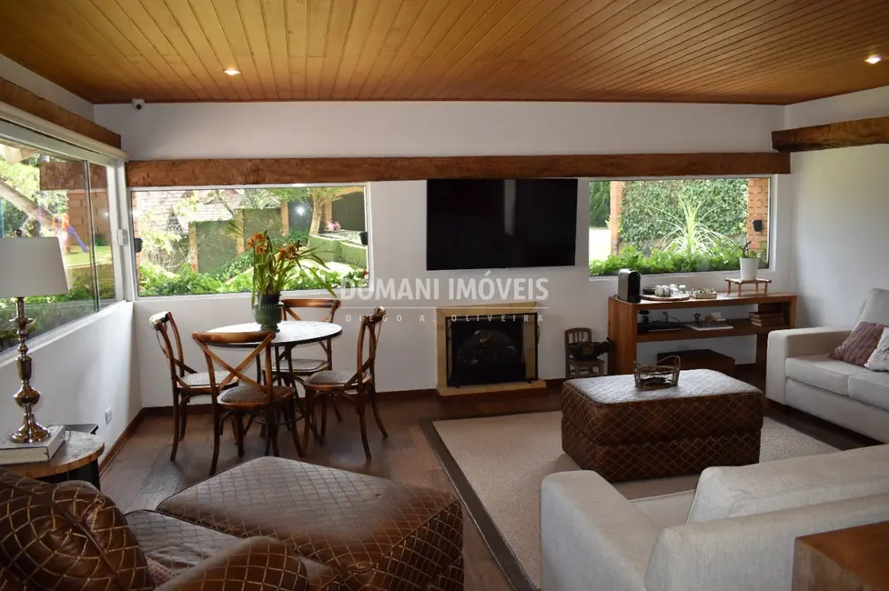 Foto 9 de Casa com 5 quartos à venda, 371m2 em Campos Do Jordao - SP