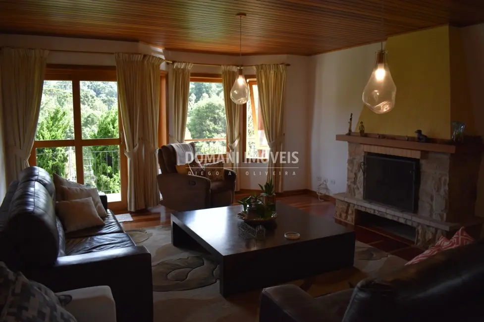 Foto 5 de Casa com 3 quartos à venda, 286m2 em Campos Do Jordao - SP