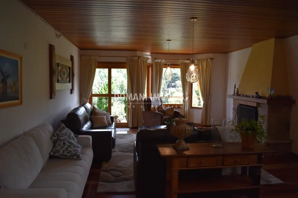 Foto 8 de Casa com 3 quartos à venda, 286m2 em Campos Do Jordao - SP