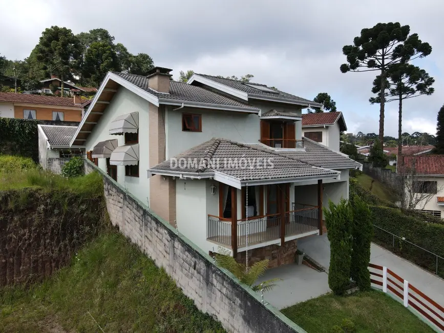 Foto 3 de Casa com 3 quartos à venda, 286m2 em Campos Do Jordao - SP