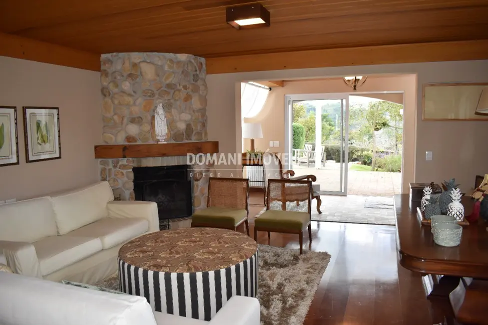 Foto 9 de Casa com 6 quartos à venda, 1106m2 em Campos Do Jordao - SP