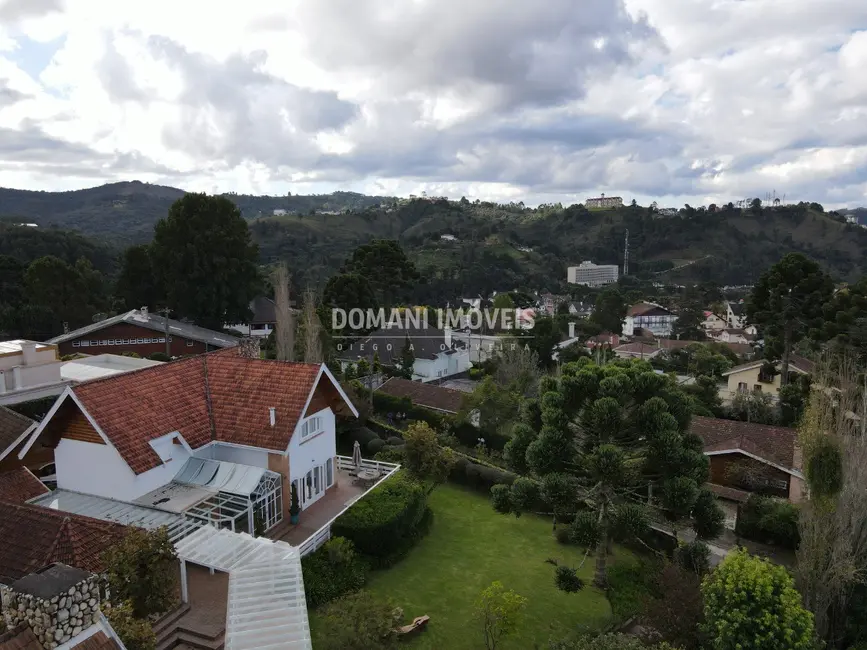Foto 3 de Casa com 6 quartos à venda, 1106m2 em Campos Do Jordao - SP
