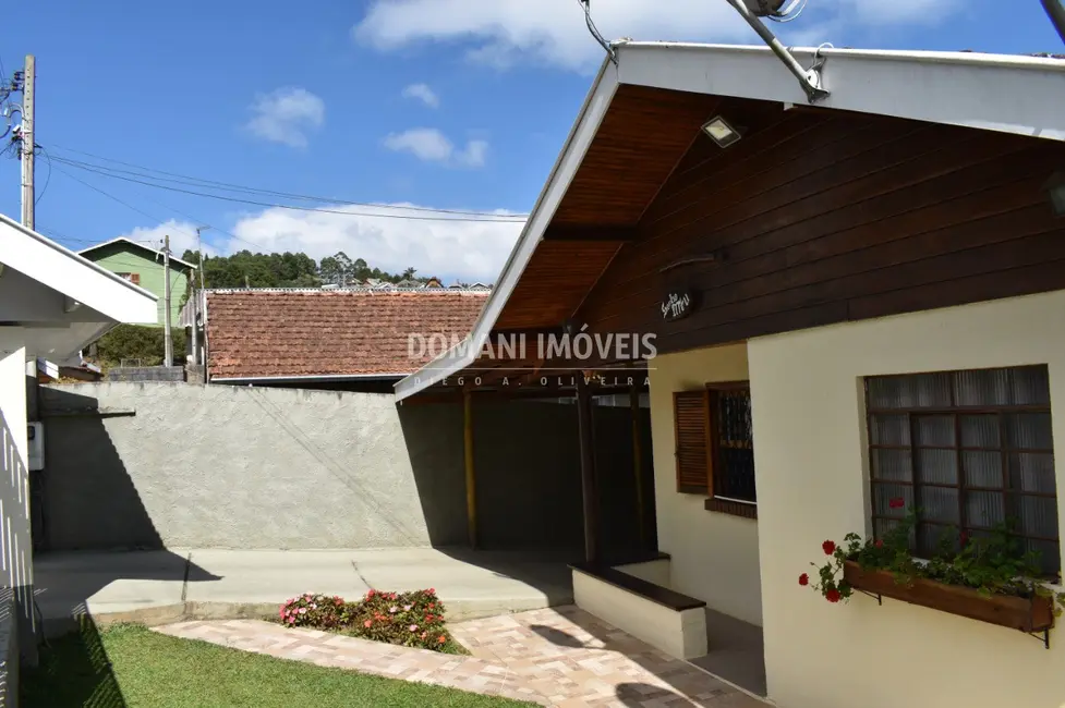 Foto 2 de Casa com 2 quartos à venda, 121m2 em Campos Do Jordao - SP