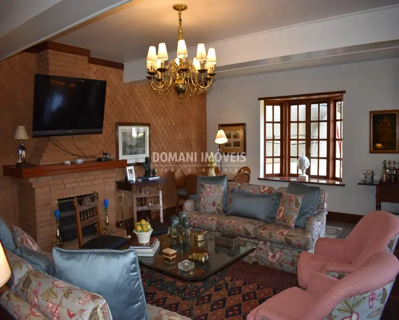 Foto 8 de Casa com 5 quartos à venda, 581m2 em Campos Do Jordao - SP