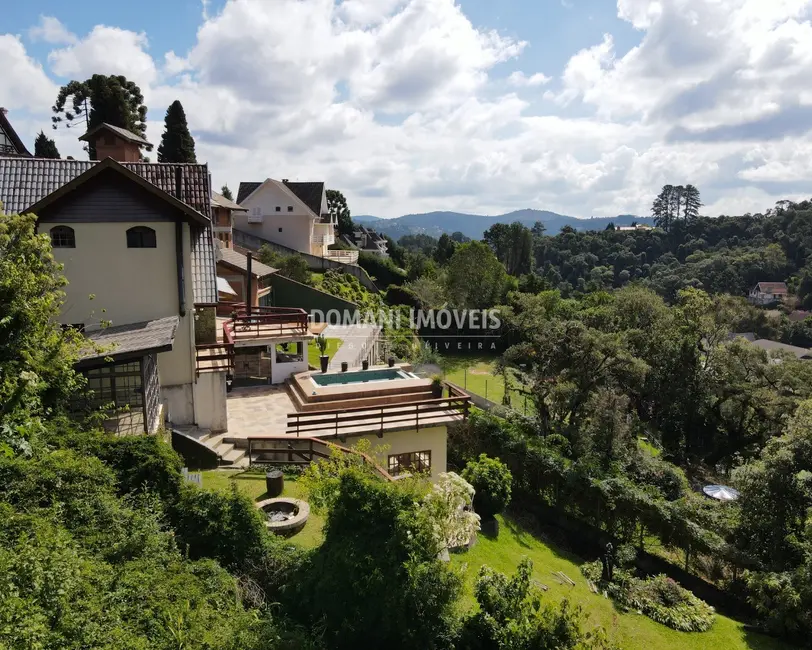 Casa com 4 quartos à venda, 293m2 em Campos Do Jordao - SP - imagem 2 Foto 2 de Casa com 4 quartos à venda, 293m2 em Campos Do Jordao - SP