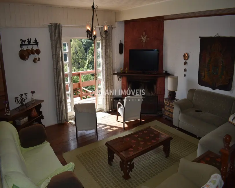 Casa com 4 quartos à venda, 293m2 em Campos Do Jordao - SP - imagem 7 Foto 7 de Casa com 4 quartos à venda, 293m2 em Campos Do Jordao - SP