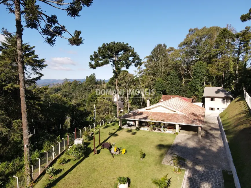 Foto 2 de Casa com 4 quartos à venda, 269m2 em Campos Do Jordao - SP