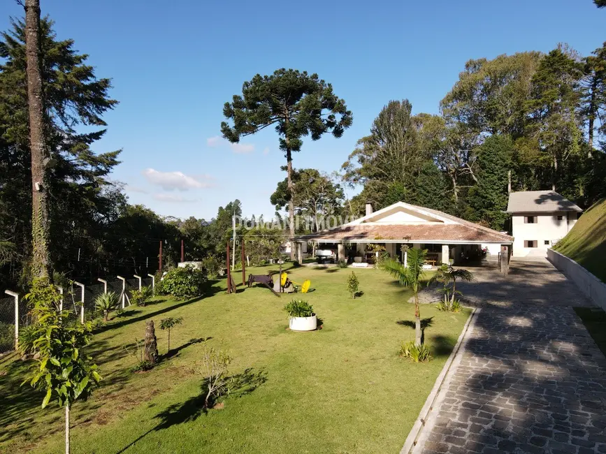 Foto 1 de Casa com 4 quartos à venda, 269m2 em Campos Do Jordao - SP