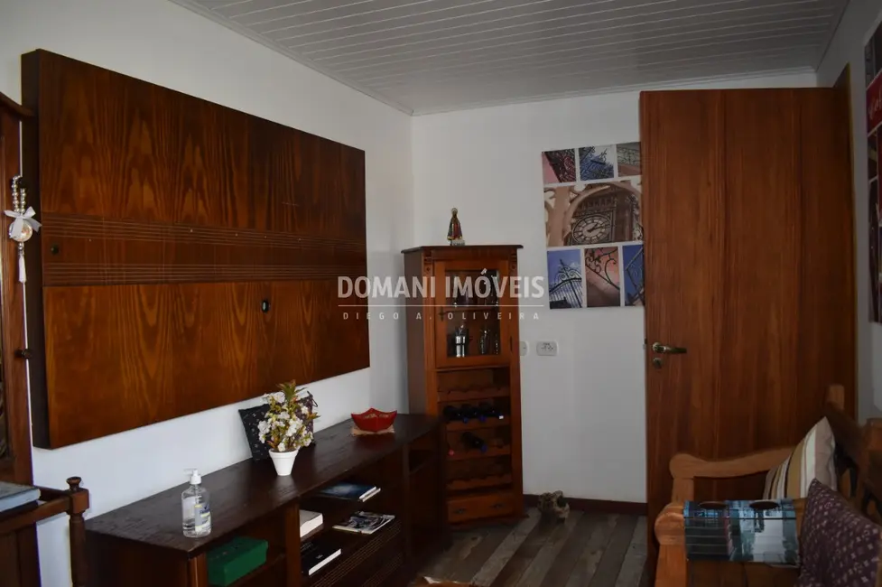 Foto 6 de Casa com 3 quartos à venda, 150m2 em Campos Do Jordao - SP