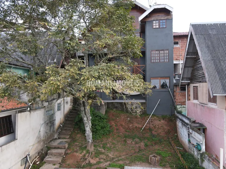 Foto 2 de Casa com 3 quartos à venda, 150m2 em Campos Do Jordao - SP