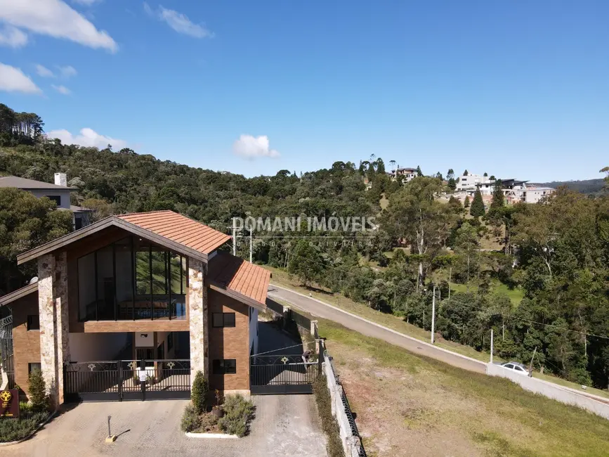 Foto 1 de Terreno / Lote à venda, 1350m2 em Campos Do Jordao - SP