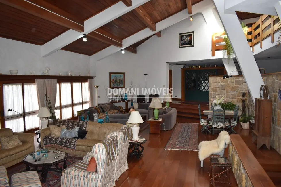 Foto 8 de Casa com 5 quartos à venda, 860m2 em Campos Do Jordao - SP