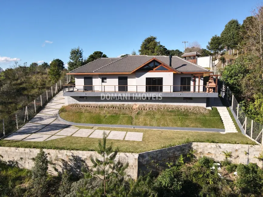 Foto 2 de Casa com 3 quartos à venda, 200m2 em Campos Do Jordao - SP