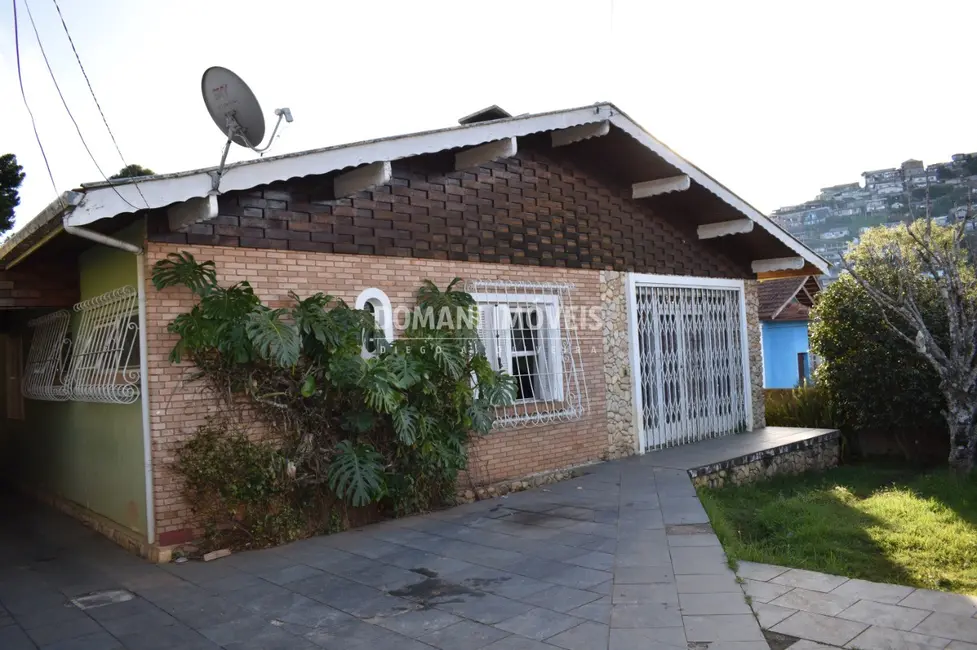 Foto 1 de Casa com 4 quartos à venda, 195m2 em Campos Do Jordao - SP