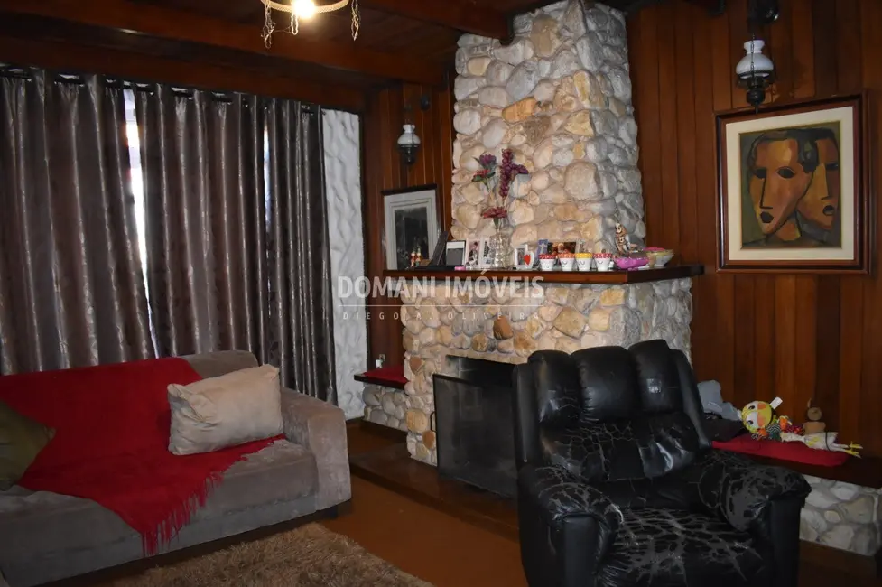 Foto 5 de Casa com 4 quartos à venda, 195m2 em Campos Do Jordao - SP