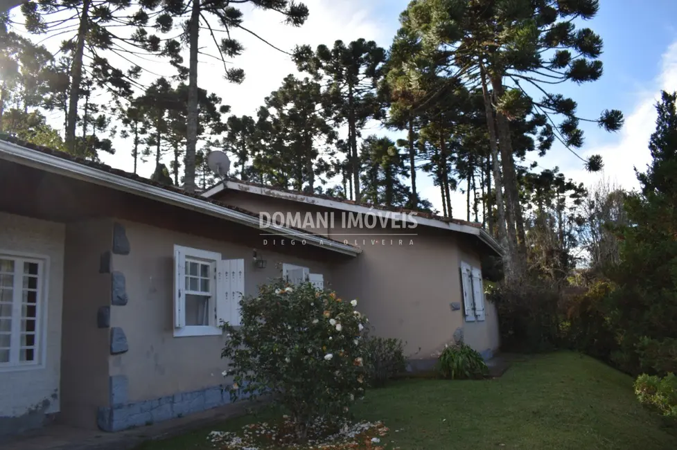 Foto 4 de Casa com 4 quartos à venda, 242m2 em Campos Do Jordao - SP