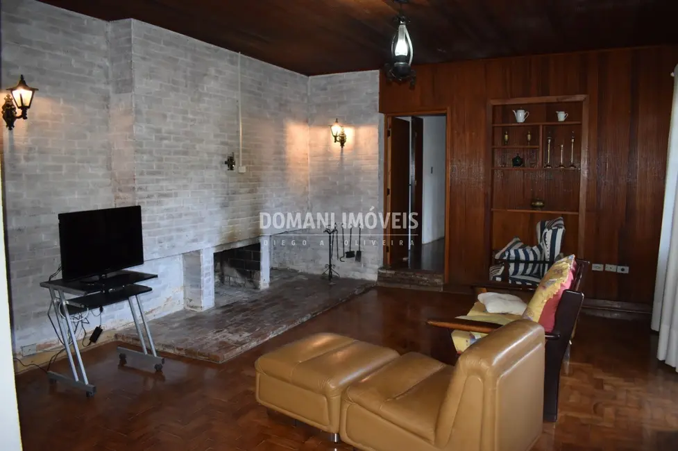 Foto 5 de Casa com 4 quartos à venda, 242m2 em Campos Do Jordao - SP