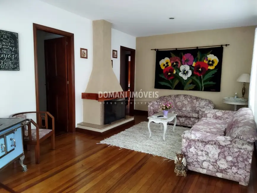 Foto 2 de Casa com 2 quartos à venda, 130m2 em Campos Do Jordao - SP