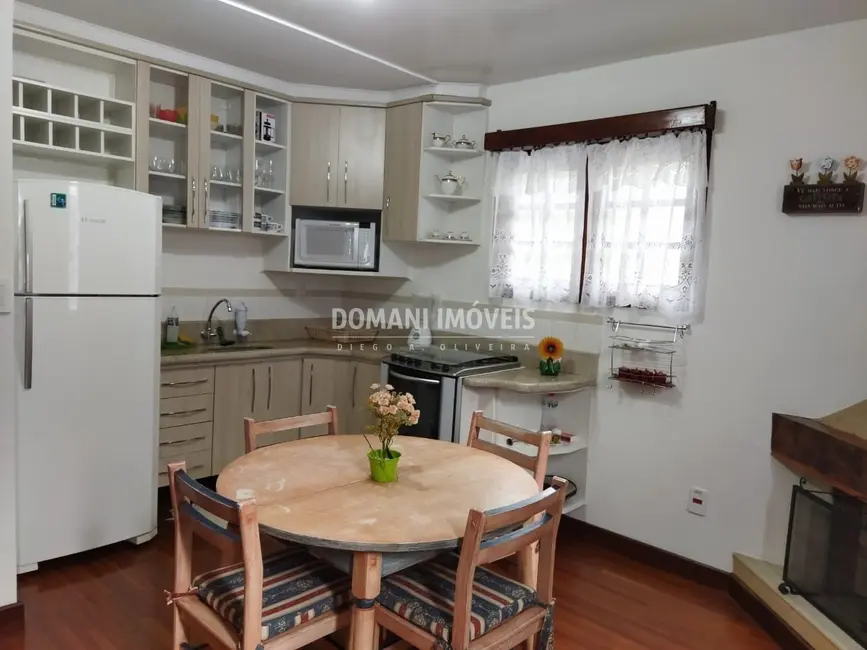 Foto 3 de Casa com 2 quartos à venda, 130m2 em Campos Do Jordao - SP