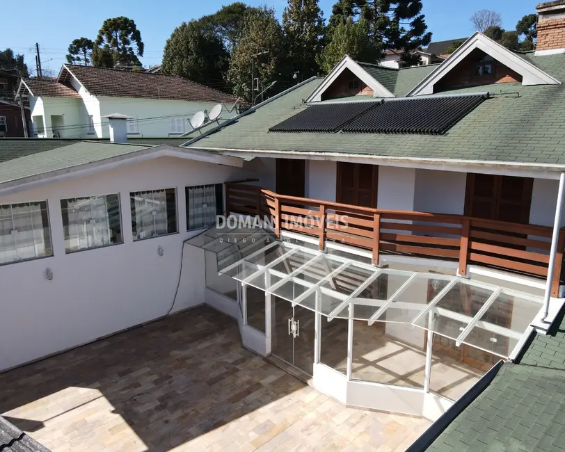 Foto 4 de Casa com 3 quartos à venda, 750m2 em Campos Do Jordao - SP