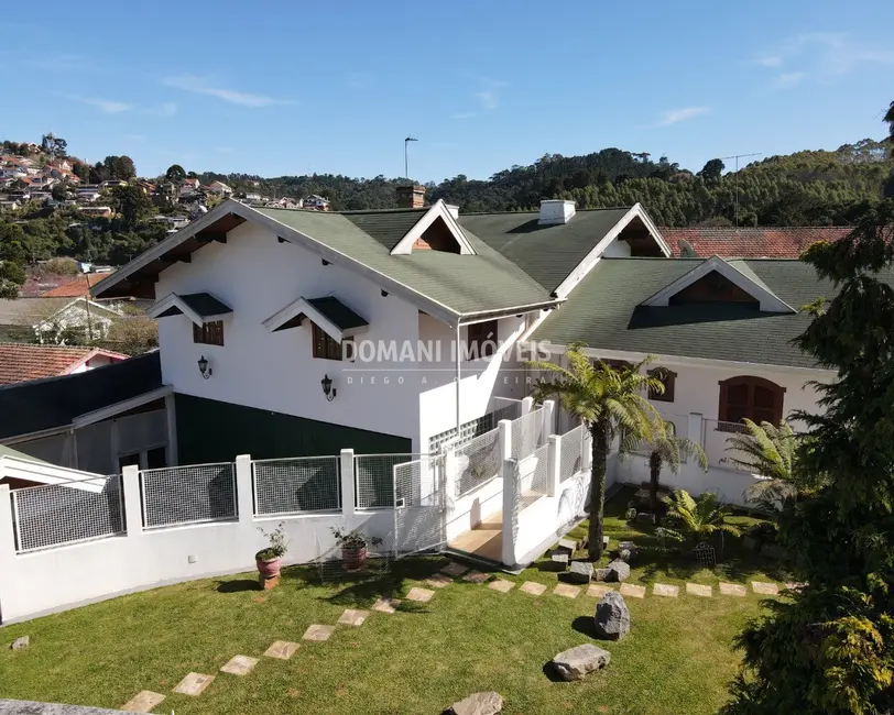 Foto 1 de Casa com 3 quartos à venda, 750m2 em Campos Do Jordao - SP