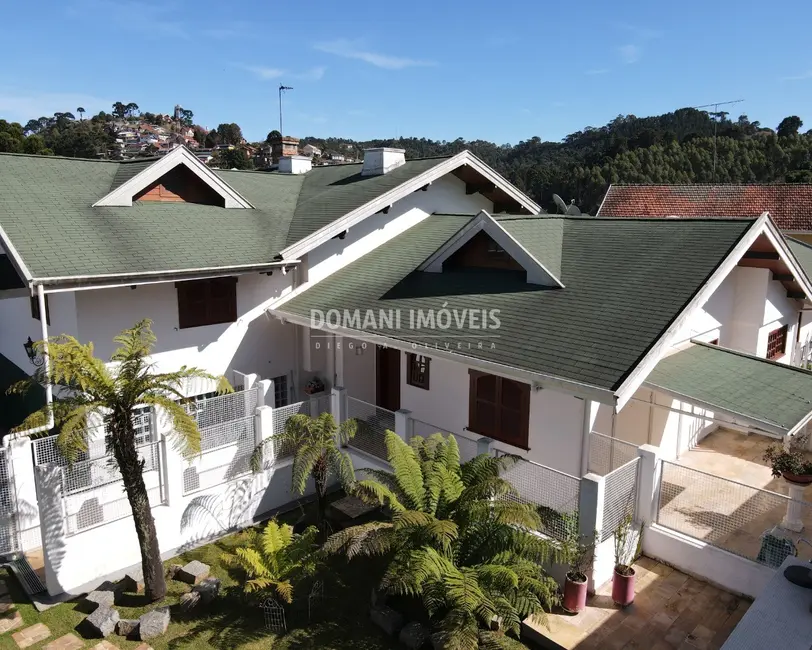 Foto 2 de Casa com 3 quartos à venda, 750m2 em Campos Do Jordao - SP