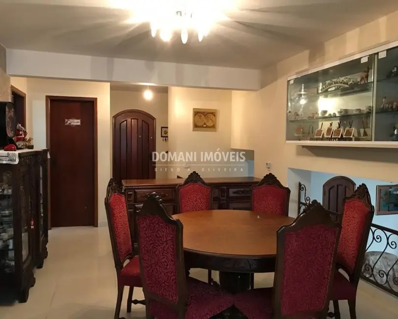 Foto 9 de Casa com 3 quartos à venda, 750m2 em Campos Do Jordao - SP