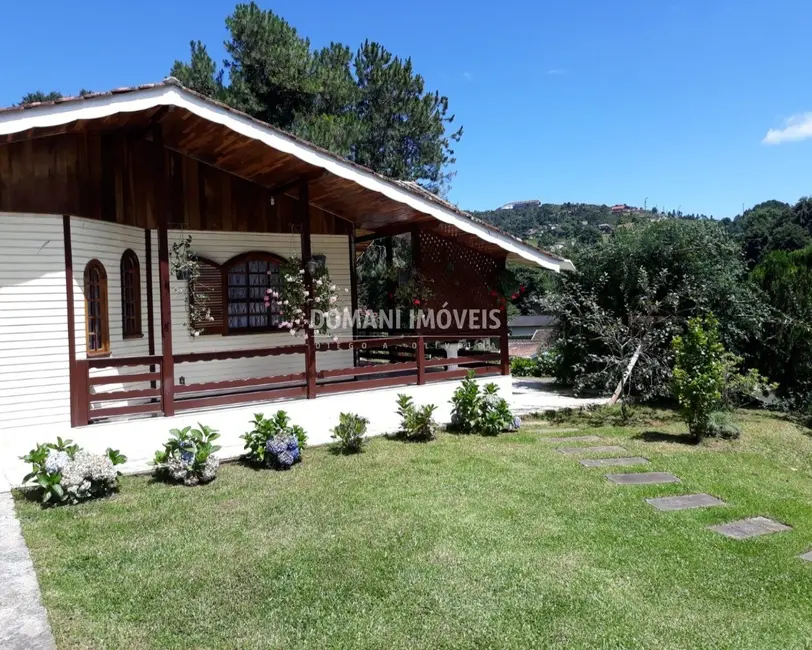 Foto 1 de Casa com 3 quartos à venda, 235m2 em Campos Do Jordao - SP