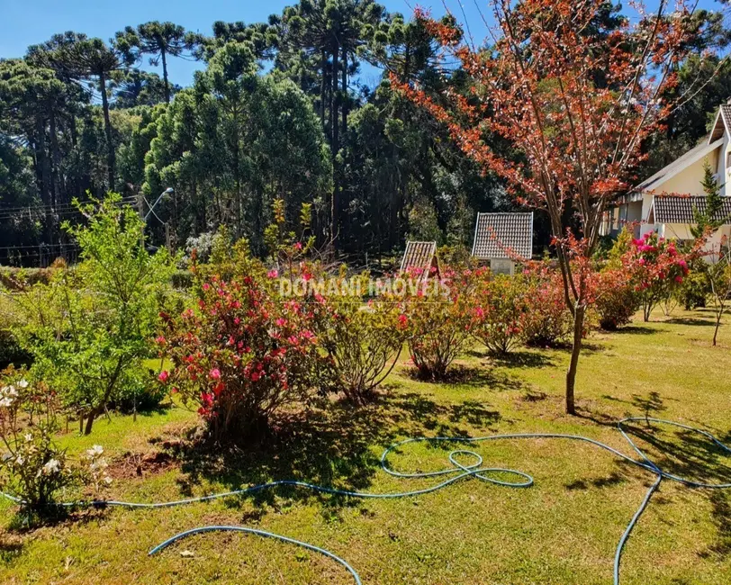 Foto 3 de Casa com 3 quartos à venda, 235m2 em Campos Do Jordao - SP