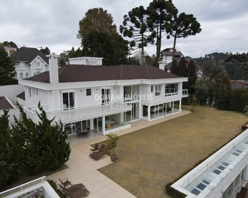 Foto 2 de Casa com 6 quartos à venda, 980m2 em Campos Do Jordao - SP