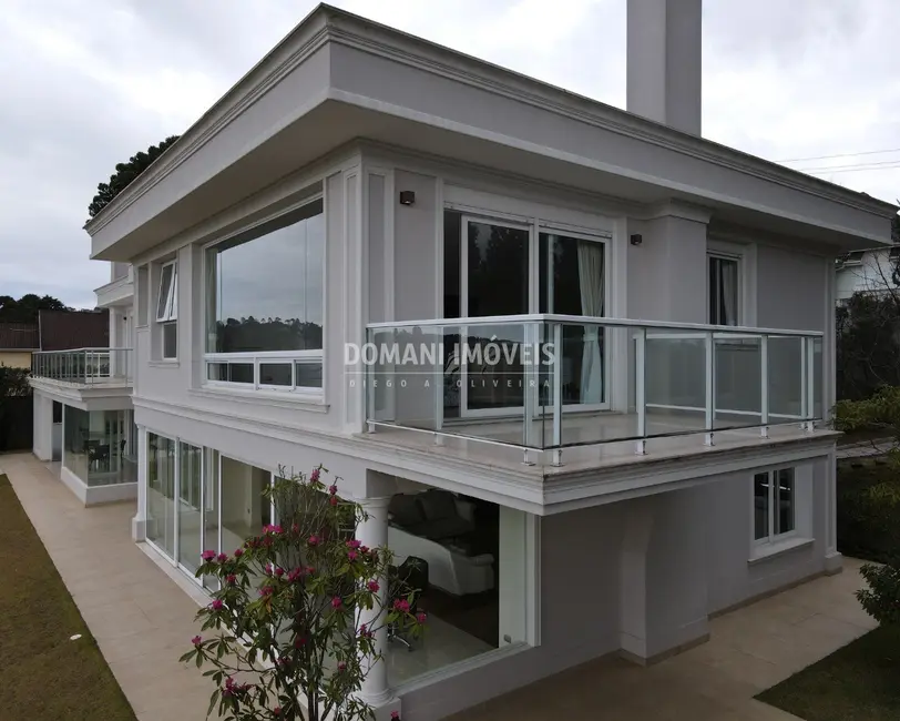 Casa com 6 quartos à venda, 980m2 em Campos Do Jordao - SP - imagem 3 Foto 3 de Casa com 6 quartos à venda, 980m2 em Campos Do Jordao - SP