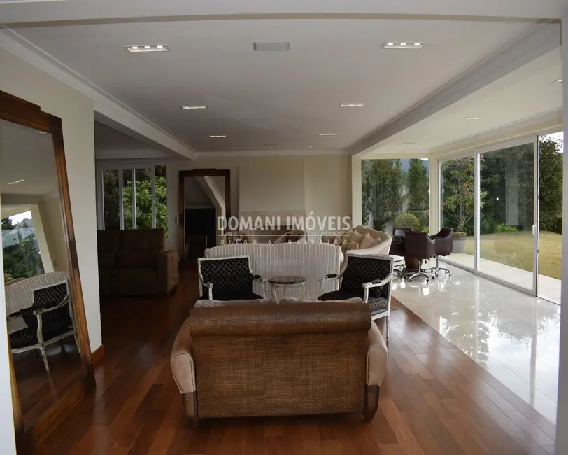 Casa com 6 quartos à venda, 980m2 em Campos Do Jordao - SP - imagem 7 Foto 7 de Casa com 6 quartos à venda, 980m2 em Campos Do Jordao - SP