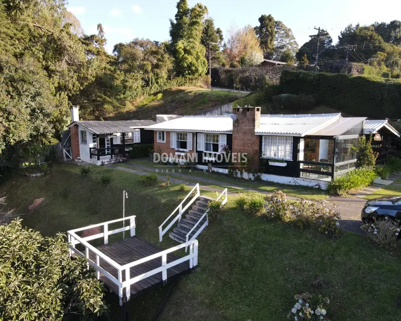 Foto 5 de Casa com 4 quartos à venda, 195m2 em Campos Do Jordao - SP
