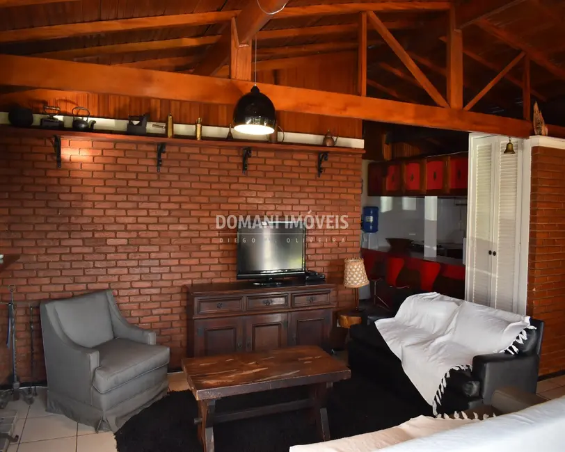 Foto 8 de Casa com 4 quartos à venda, 195m2 em Campos Do Jordao - SP