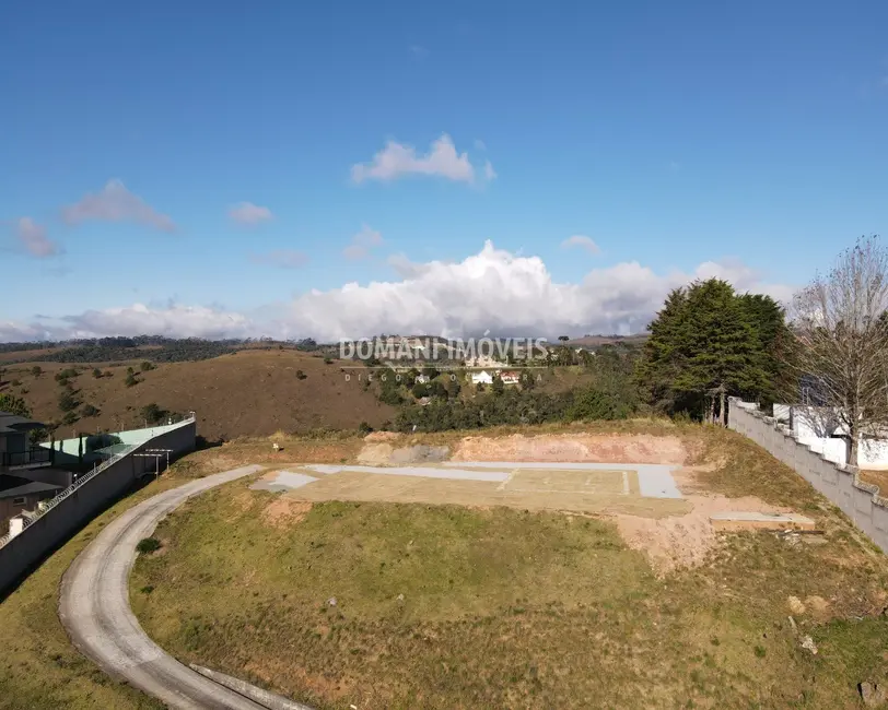Foto 1 de Terreno / Lote à venda, 2560m2 em Campos Do Jordao - SP