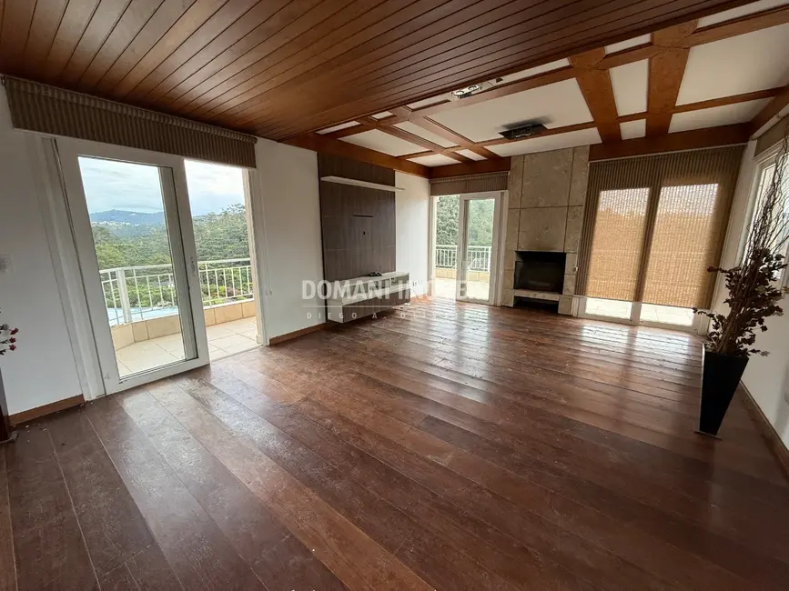 Casa de Condomínio com 4 quartos à venda, 353m2 em Campos Do Jordao - SP - imagem 8 Foto 8 de Casa de Condomínio com 4 quartos à venda, 353m2 em Campos Do Jordao - SP