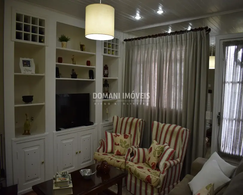 Foto 4 de Casa com 2 quartos à venda, 170m2 em Campos Do Jordao - SP