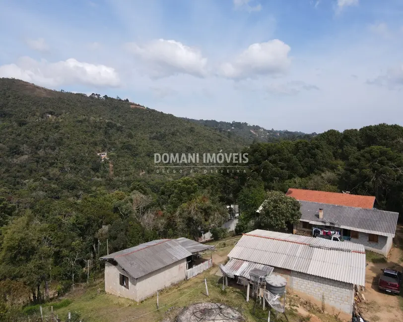 Foto 2 de Casa com 4 quartos à venda, 172m2 em Campos Do Jordao - SP