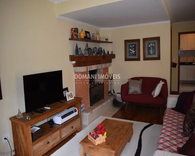 Foto 9 de Casa de Condomínio com 4 quartos à venda, 170m2 em Campos Do Jordao - SP