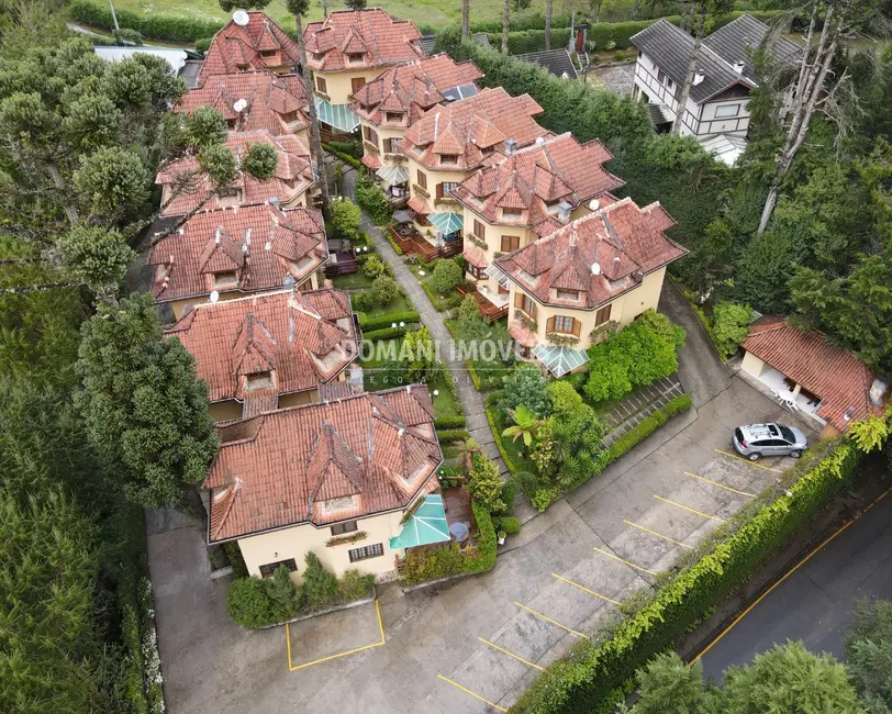 Foto 4 de Casa de Condomínio com 4 quartos à venda, 170m2 em Campos Do Jordao - SP