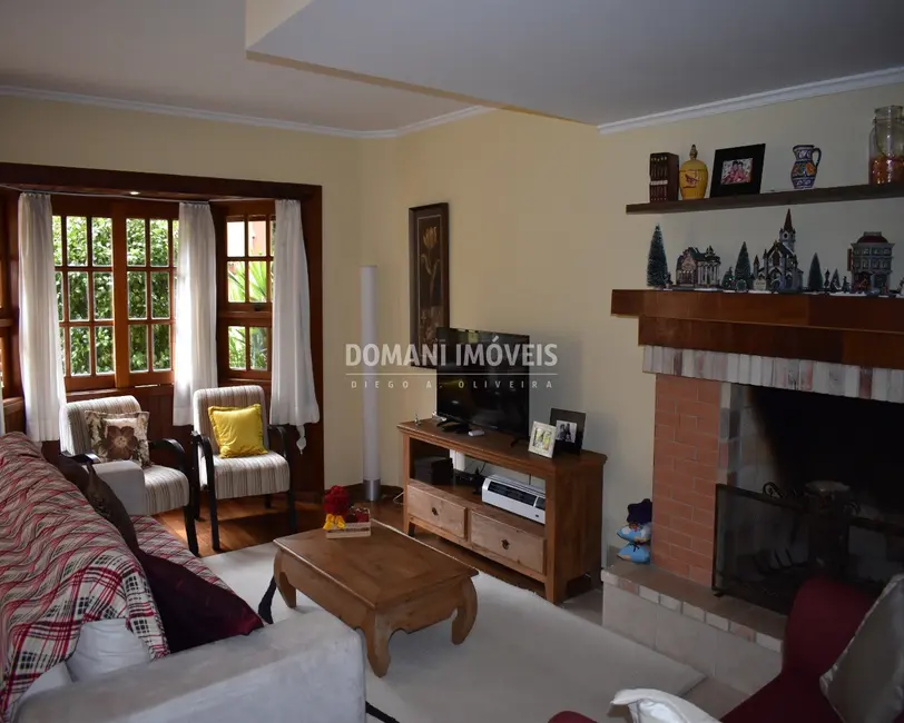 Foto 6 de Casa de Condomínio com 4 quartos à venda, 170m2 em Campos Do Jordao - SP