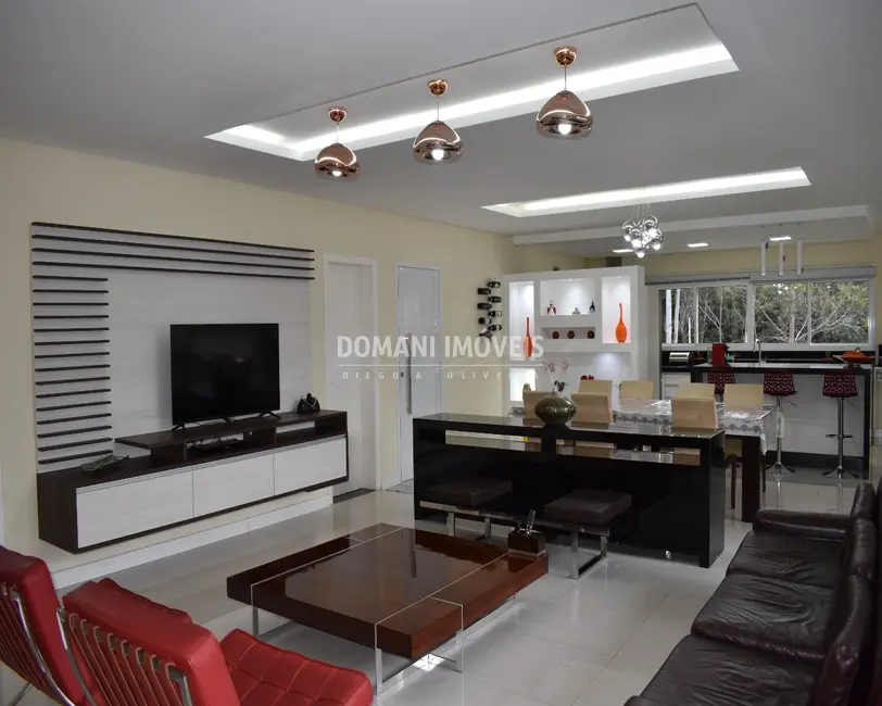 Foto 8 de Casa de Condomínio com 3 quartos à venda, 430m2 em Campos Do Jordao - SP